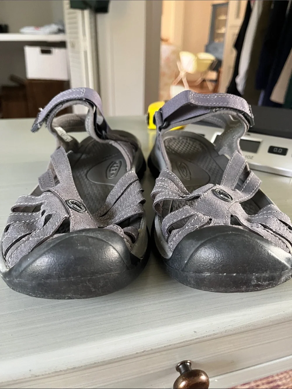 Keen Sandals Sz 8.5 Gray